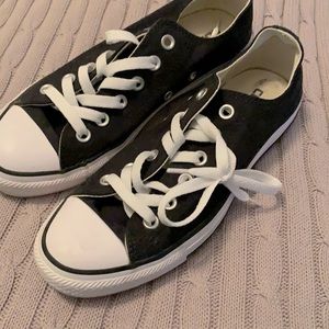 Black converse